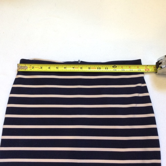 Olive & Oak cream and navy striped pencil skirt - Picture 3 of 5